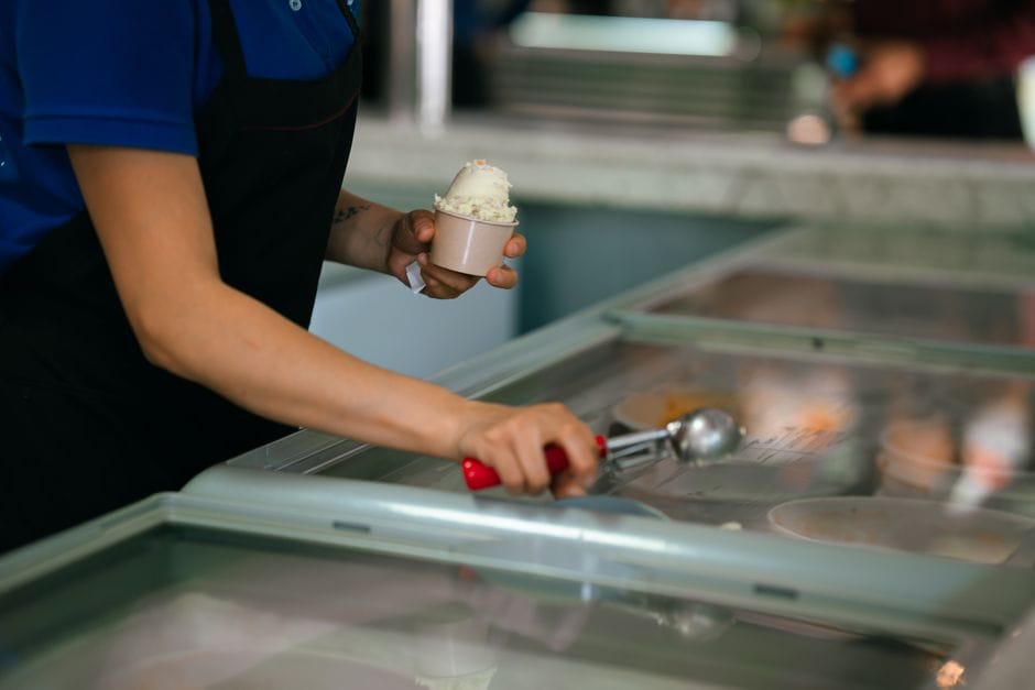 Glace à la vanille sans sorbetière : onctueuse et tellement facile