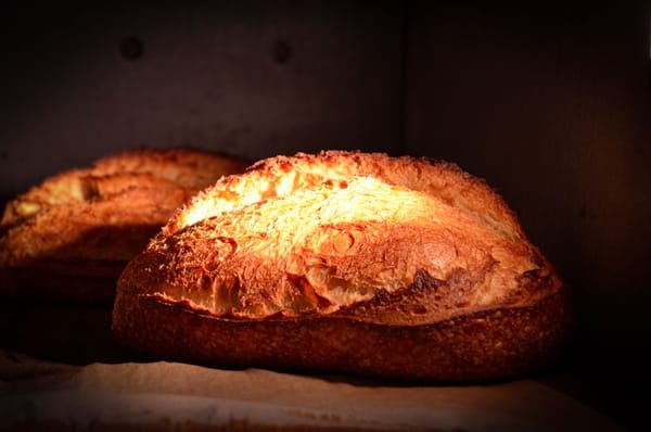 Pain maison sans pétrissage : la miche croustillante à la portée de tous