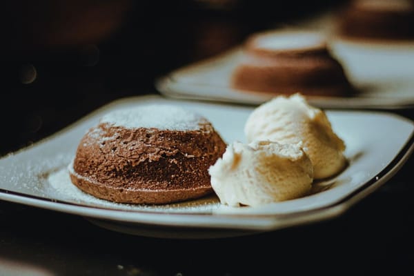 Moelleux au chocolat au cœur coulant : le dessert qui fait fondre pour la Saint-Valentin