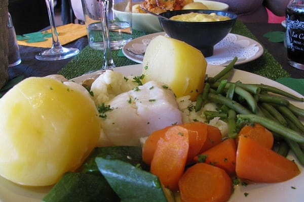 Le grand aïoli provençal : la recette traditionnelle du repas d'été entre amis