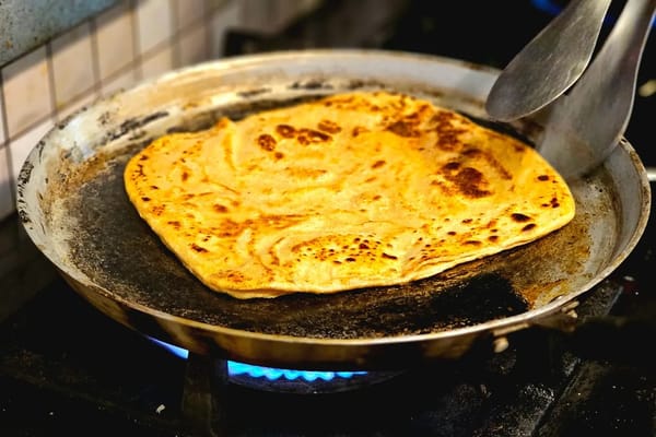 La socca niçoise : la galette de pois chiche de rue à réussir chez soi sans four à bois