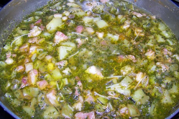 Soupe au pistou provençale de fin d'été : pourquoi le pistou s'ajoute hors du feu, jamais pendant la cuisson