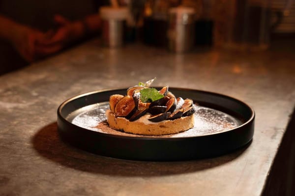 Tarte aux figues rôties de fin août : pourquoi précuire le fond à blanc évite une pâte détrempée