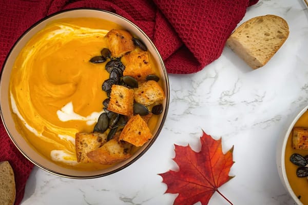 Velouté de potimarron rôti de fin septembre : la technique qui évite d'éplucher la courge